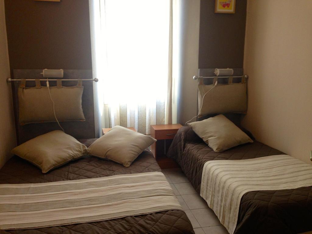 Hotel De L'Ariana Марсель Номер фото
